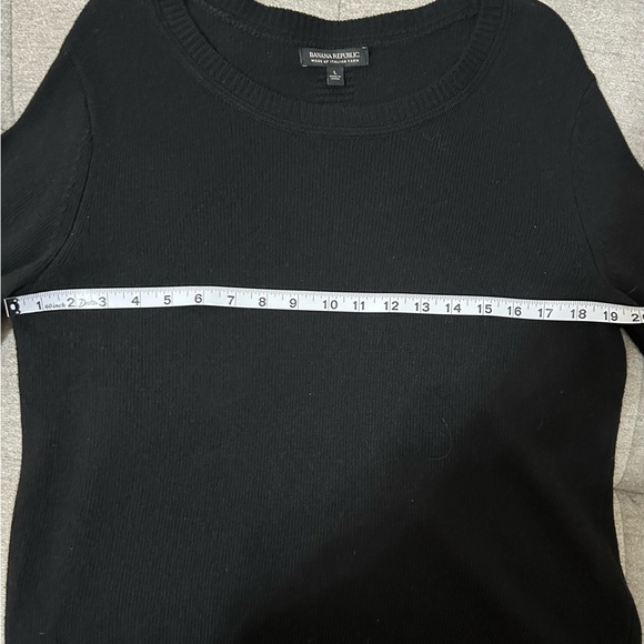 Banana Republic L Bell Sleeve Sweater - Picture 3 of 7
